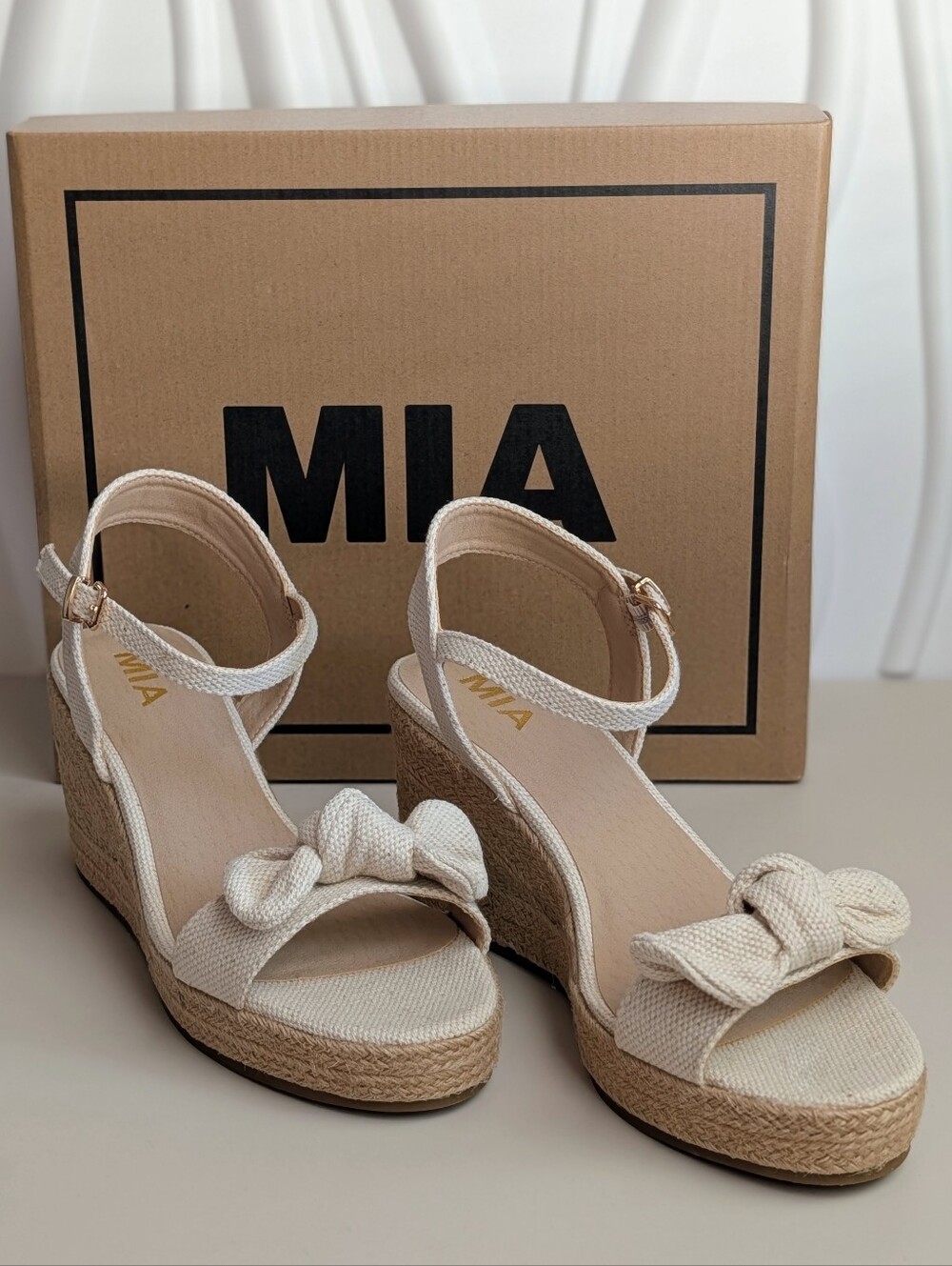NIB MIA Josiane Natural Bow Platform Wedge Espadrille Sandals Size 8